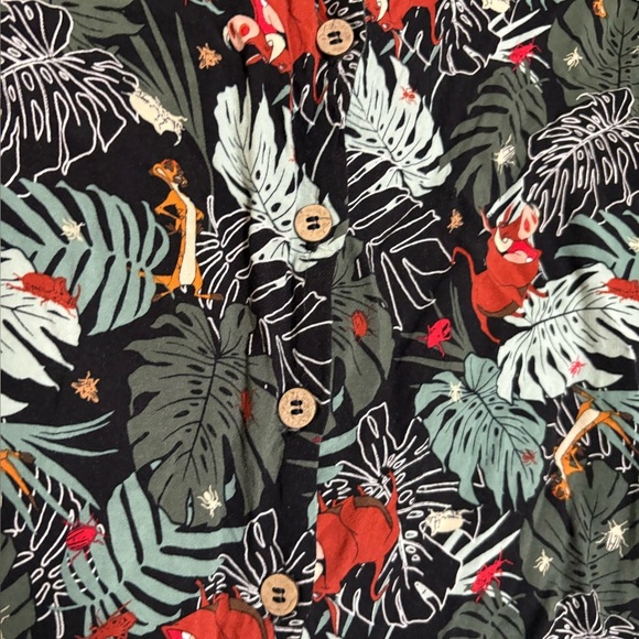 Her Universe Disney The Lion King Timon & Pumbaa Jungle Girls Woven Button-Up - Picture 5 of 8